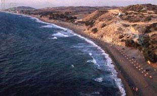 komos beach in Crete