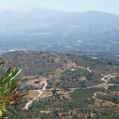 Udsigten til Mount Psiloritis fra Melidoni-grotten