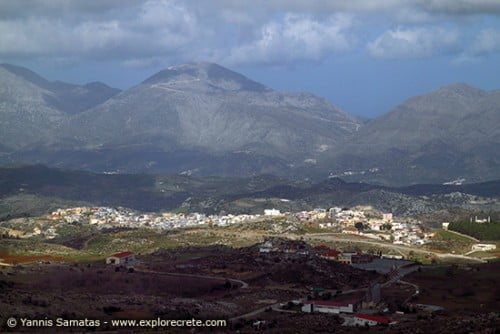 photo of anogia from a distance