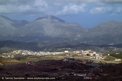 photo of anogia from a distance