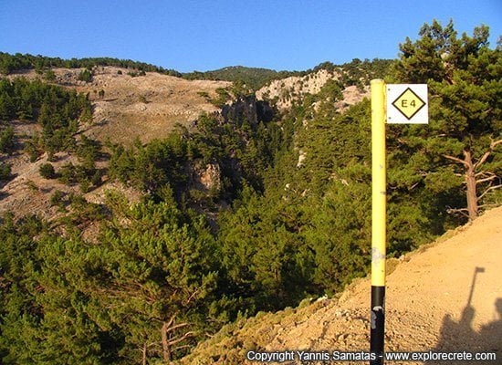 Koustogerako-Omalos mountain path