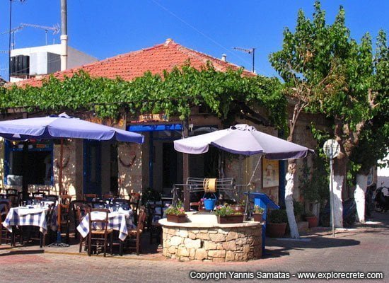 Ano Hersonissos, taverna in a traditional building