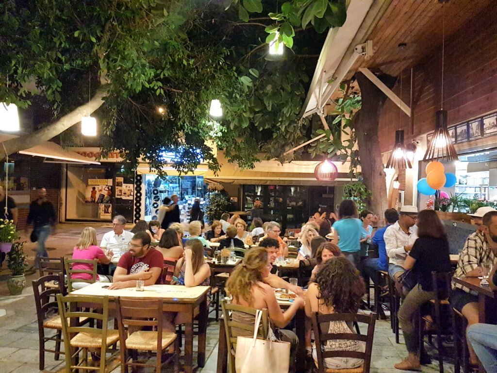 korai street in heraklion, antipodas restaurant