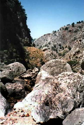 huge rocks inside the gorge