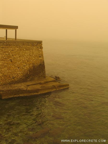 picture from sea walls in heraklion
