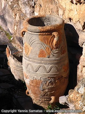 minoan pithoi found in knossos