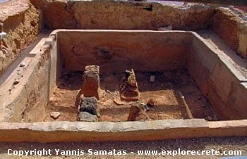 the altar in the central court in Malia palace