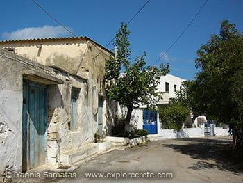old houses in plaka