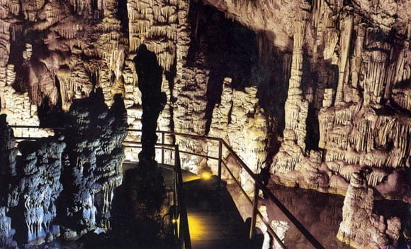 inside dikteon cave