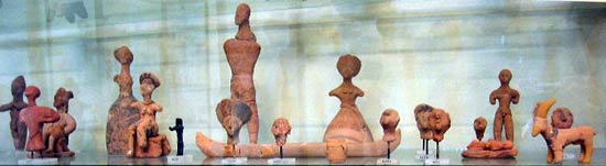 clay statues in Heraklion Archaeological Museum