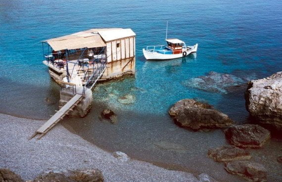 The cantina on Glyka Nera beach