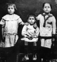 picture of children in Crete in 1920