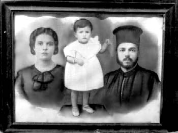 photo of kouklakis family in 1937