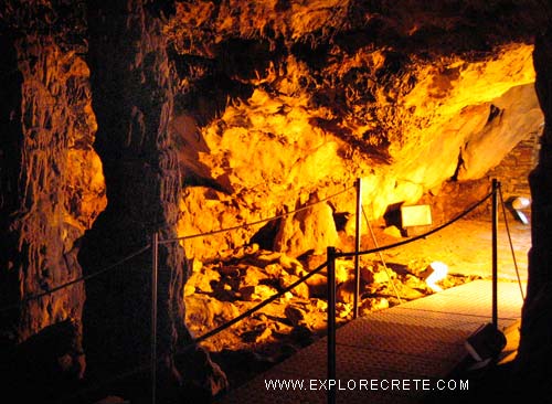 Sfentoni Cave in Zoniana in Crete